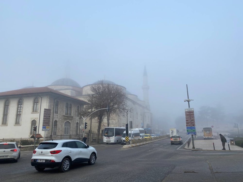 Edirne'de görüş mesafesi 50 metreye kadar düştü