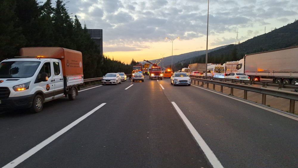 TEM'de kaza! Ankara yolu ulaşıma kapandı