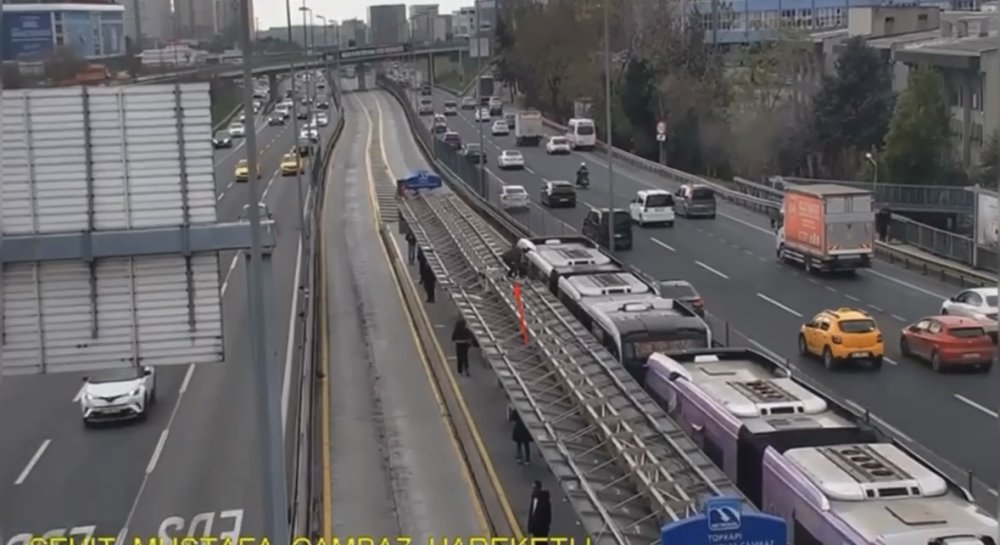 Sosyal medya fenomeni video çekmek uğruna metrobüsün üzerinde yolculuk etti