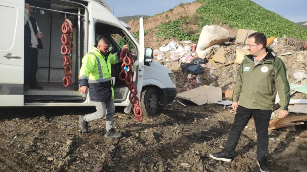 Minibüste sucuk yıkayan şüphelilerin ifadeleri pes dedirtti!