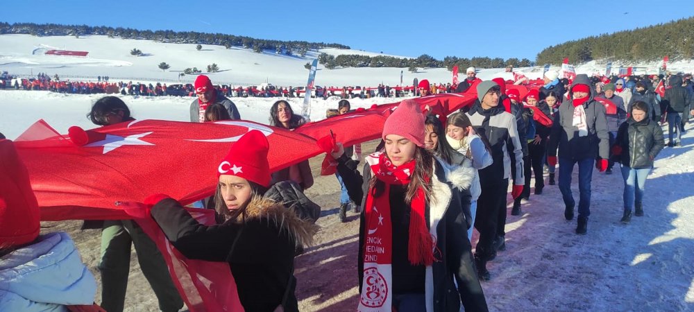 Sarıkamış şehitleri, düzenlenen yürüyüşle anıldı