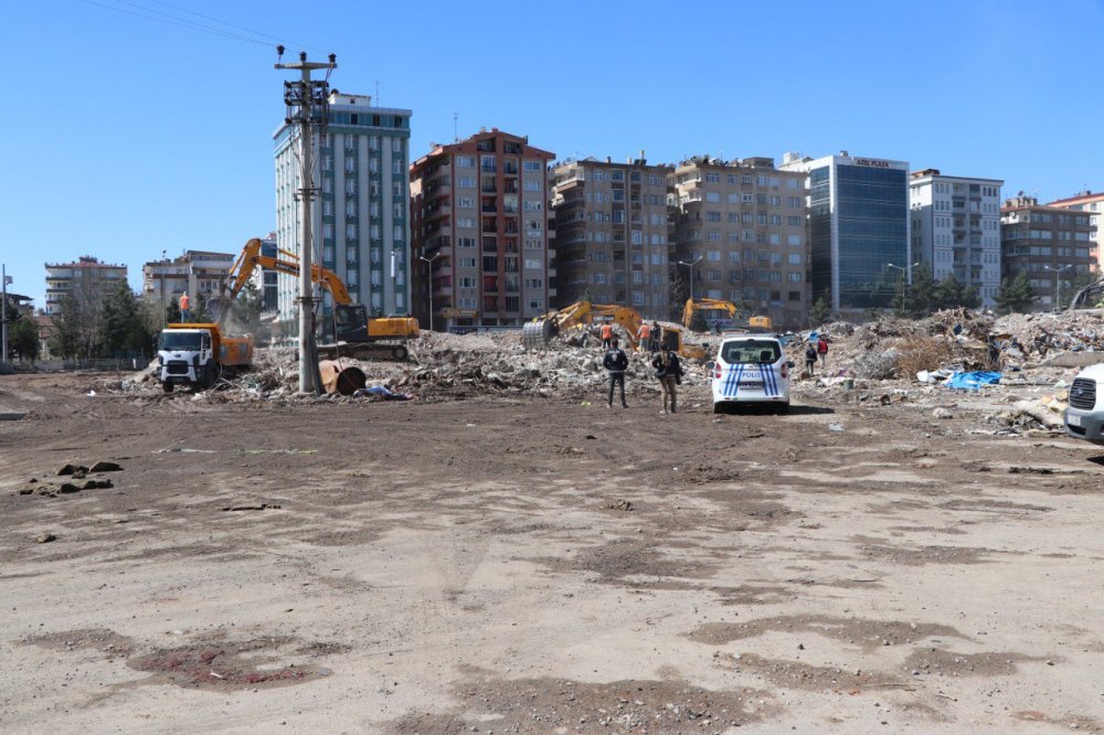 89 kişiye mezar olmuştu: Galeria Sitesi için 'yerinde dönüşüm' başvurusu