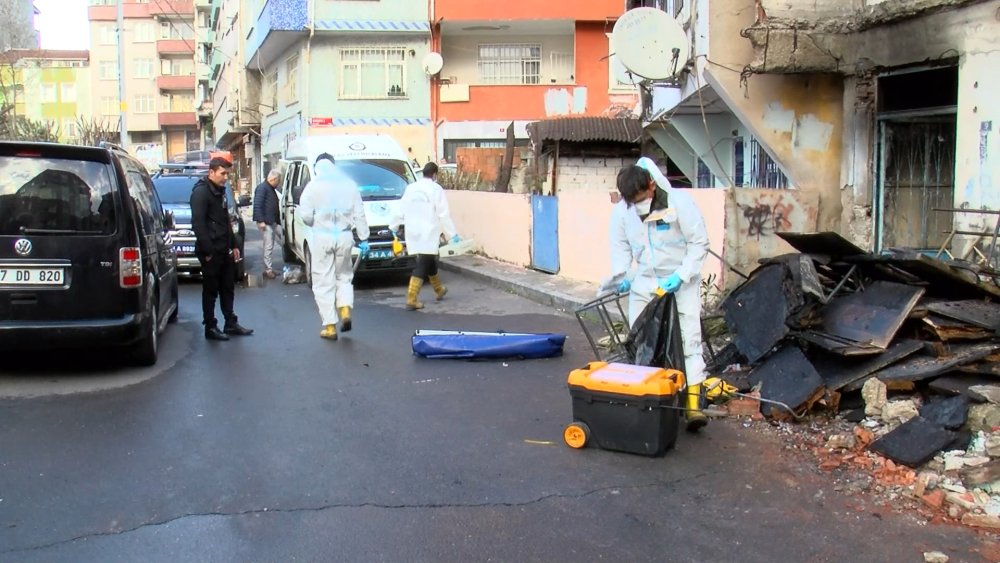 Metruk binada yangın! Bir kişinin cesedi bulundu: Mahalleliden yetkililere çağrı