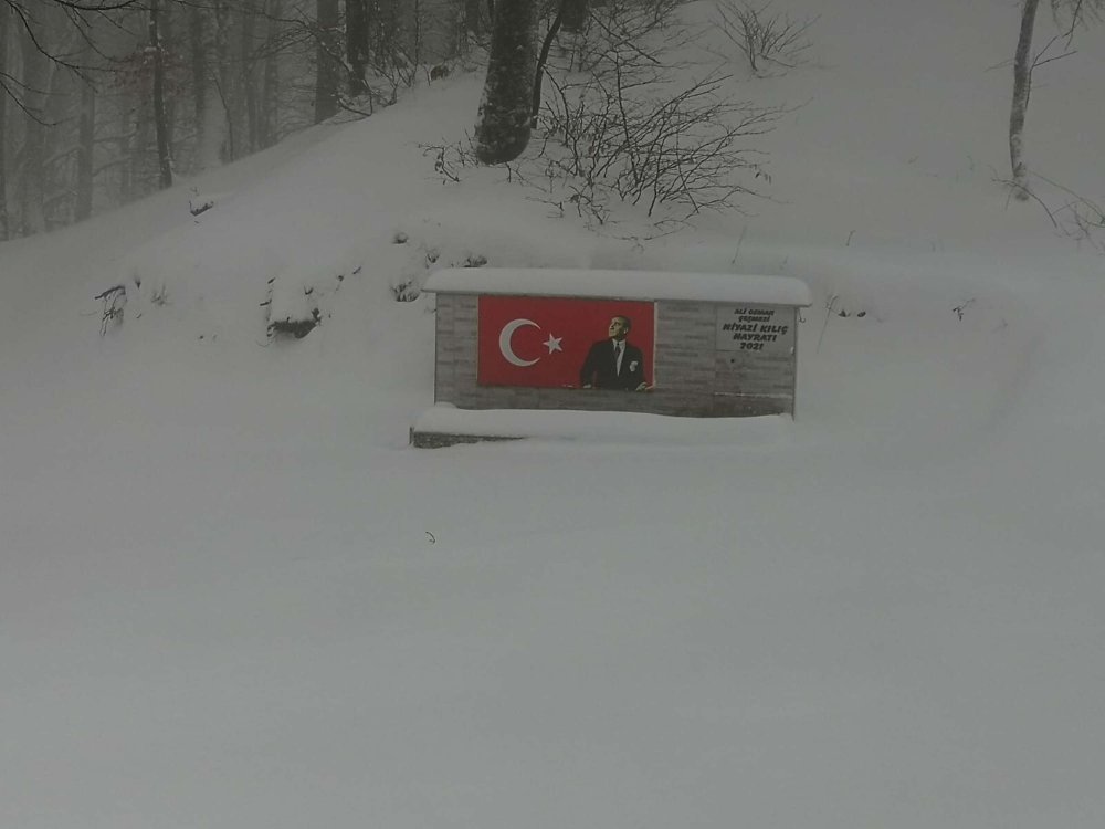 Çanakkale'nin yükseklerinde kar yağışı