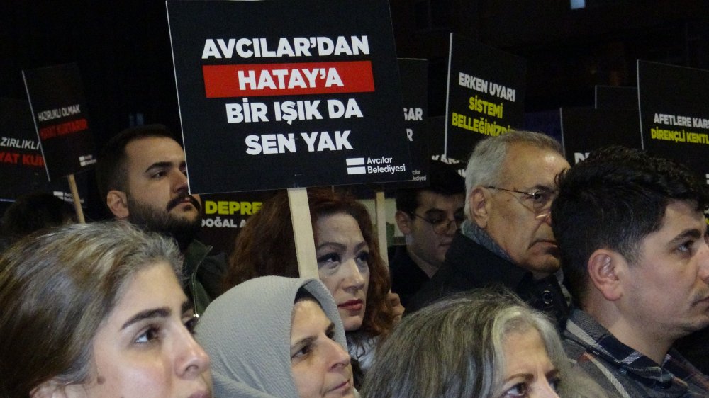 Avcılar'da asrın felaketinde hayatını kaybedenler unutulmadı