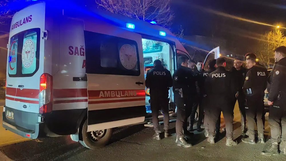 İki grup arasında çıkan kavgada polis memuru yaralandı