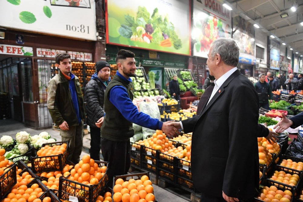 Mansur Yavaş hal esnafı ile bir araya geldi