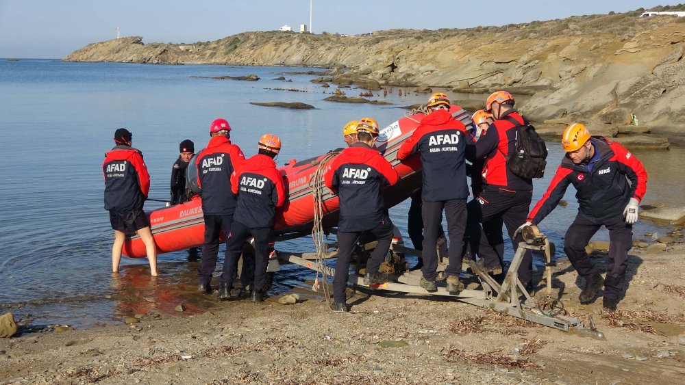 Çanakkale’deki bot faciası: Takviye ekipler de arama çalışmalarına katıldı