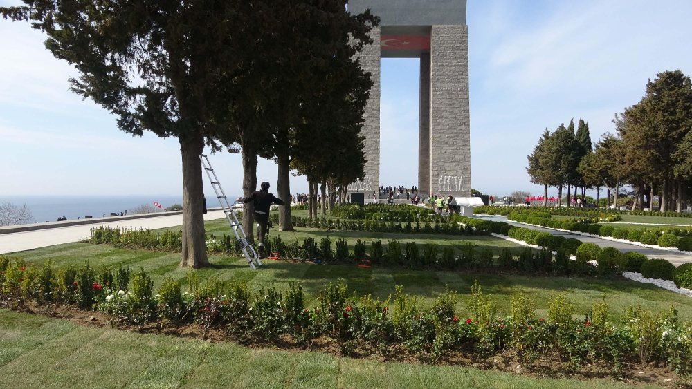 Çanakkale Şehitler Abidesi, yarınki törenler için hazırlıkları tamamlandı