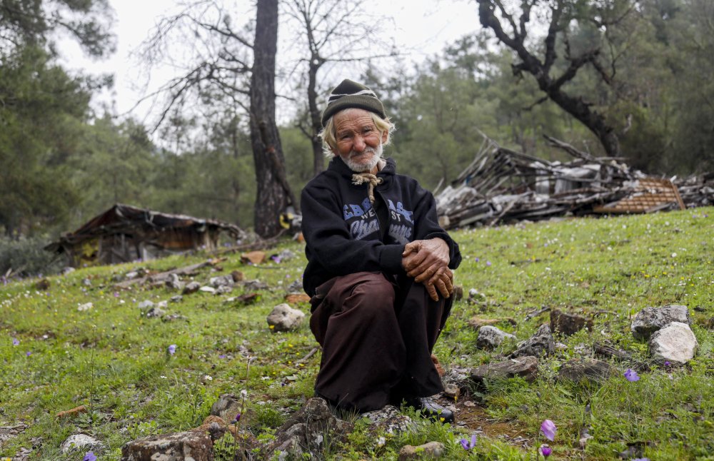 Bir gecede yaşadığı olay hayatını değiştirdi: 17 yıldır dağda yaşıyor