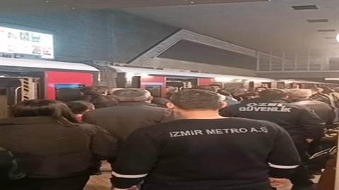 Metroda vatman kabinine tekmeli saldırı