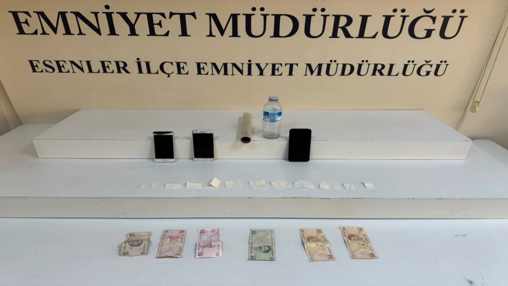 Markette uyuşturucu alışverişi: Kalabalığa bile aldırış etmediler