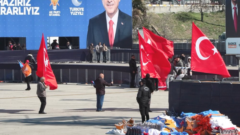 İstanbul Emniyet Müdürü Aktaş Atatürk Havalimanı'nda incelemelerde bulundu