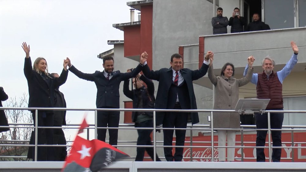 Ekrem İmamoğlu Üsküdar'da halk buluşmasına katıldı