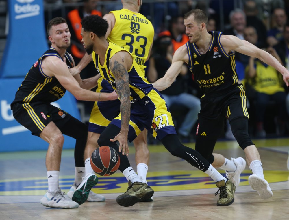 Fenerbahçe Beko Alman rakibi ALBA Berlin'i mağlup etti