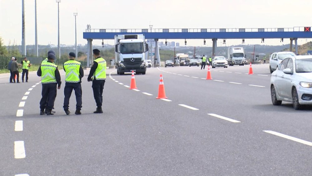 Jandarma ekipleri İstanbul'da bayram tatili öncesi denetime çıktı