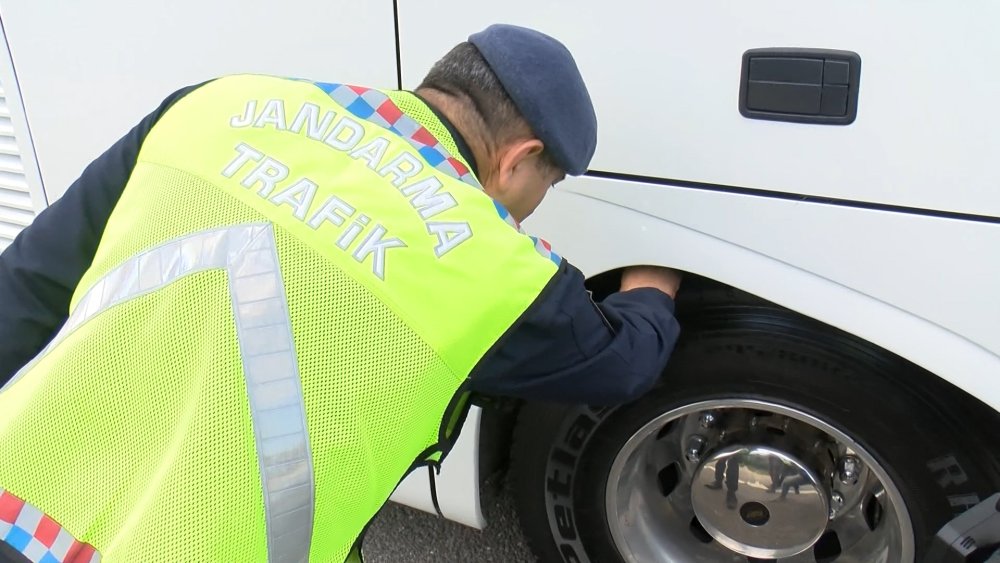 Jandarma ekipleri İstanbul'da bayram tatili öncesi denetime çıktı