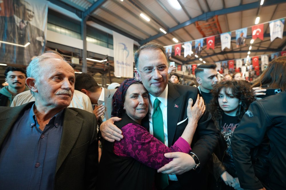 Beylikdüzü'nde yüzlerce insan Hayırlı İftar Sofrası’nda oruç açtı