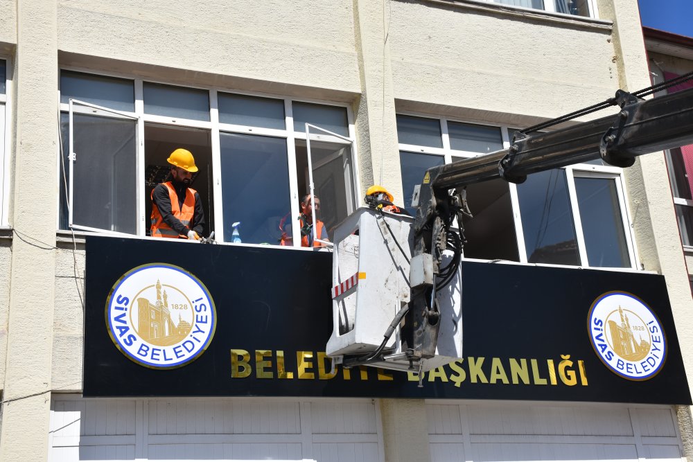 Sivas Belediyesi’nin tabelasına 'T.C.' ibaresi eklendi: 'Bu sadece isim değişikliği değil'