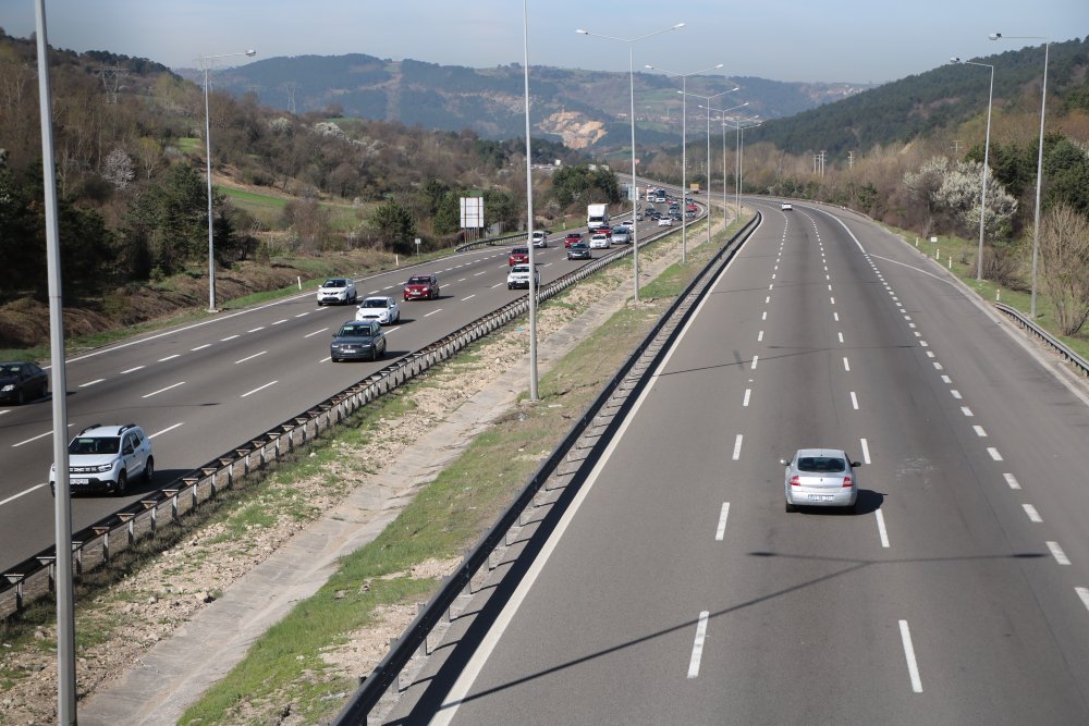 Anadolu Otoyolu'nda bayram trafiği hızla azaldı