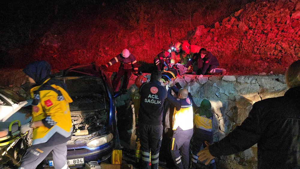 Düzce'de korkutan zincirleme kaza: 1 kişi hayatını kaybetti, 4 yaralı