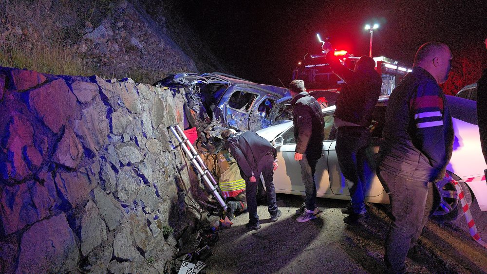 Düzce'de korkutan zincirleme kaza: 1 kişi hayatını kaybetti, 4 yaralı