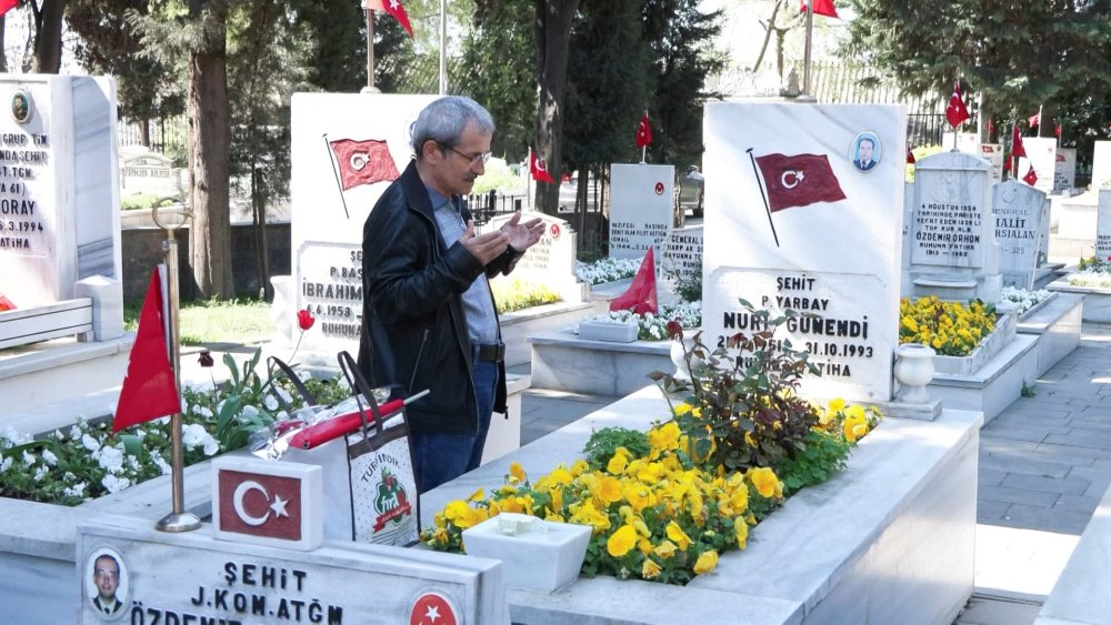 Arife gününde Edirnekapı Şehitliği'nde Ramazan Bayramı yoğunluğu