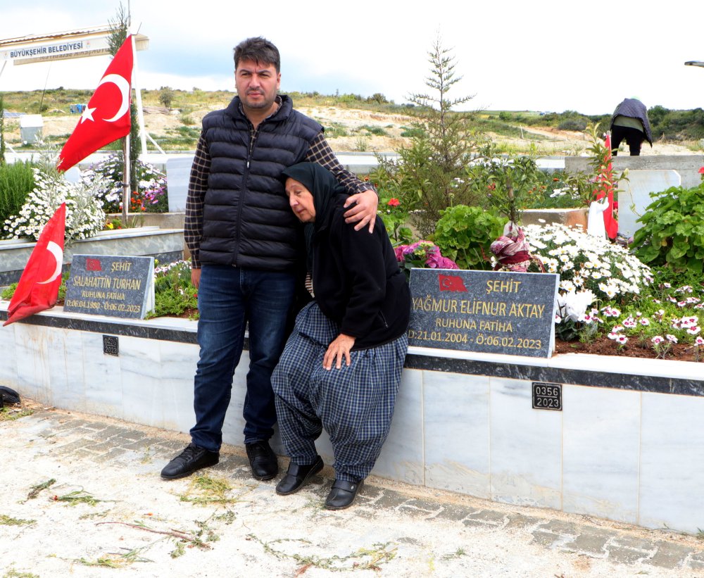 3 çocuğu ve torununun öldüğü enkazdan kurtuldu: Yaşarken ölüyorum