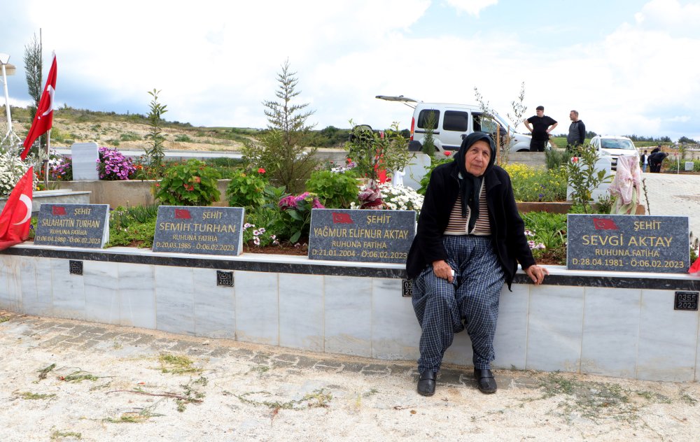 3 çocuğu ve torununun öldüğü enkazdan kurtuldu: Yaşarken ölüyorum