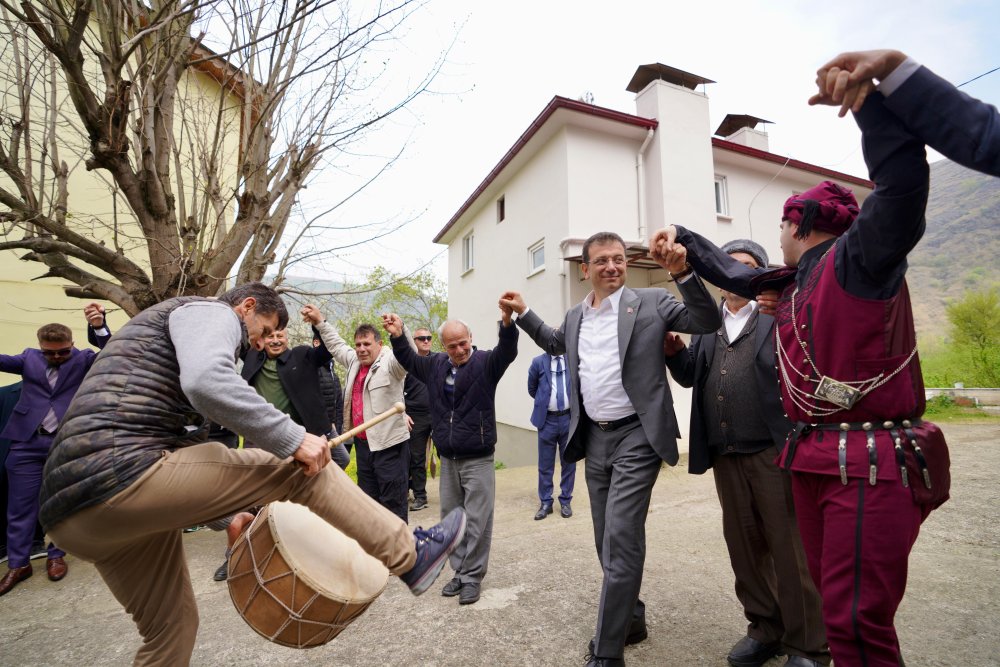 Ekrem İmamoğlu, memleketi Trabzon'da konuştu: 'İnsanları partisinden dolayı ayırt edenlerden olmadık, olmayız'