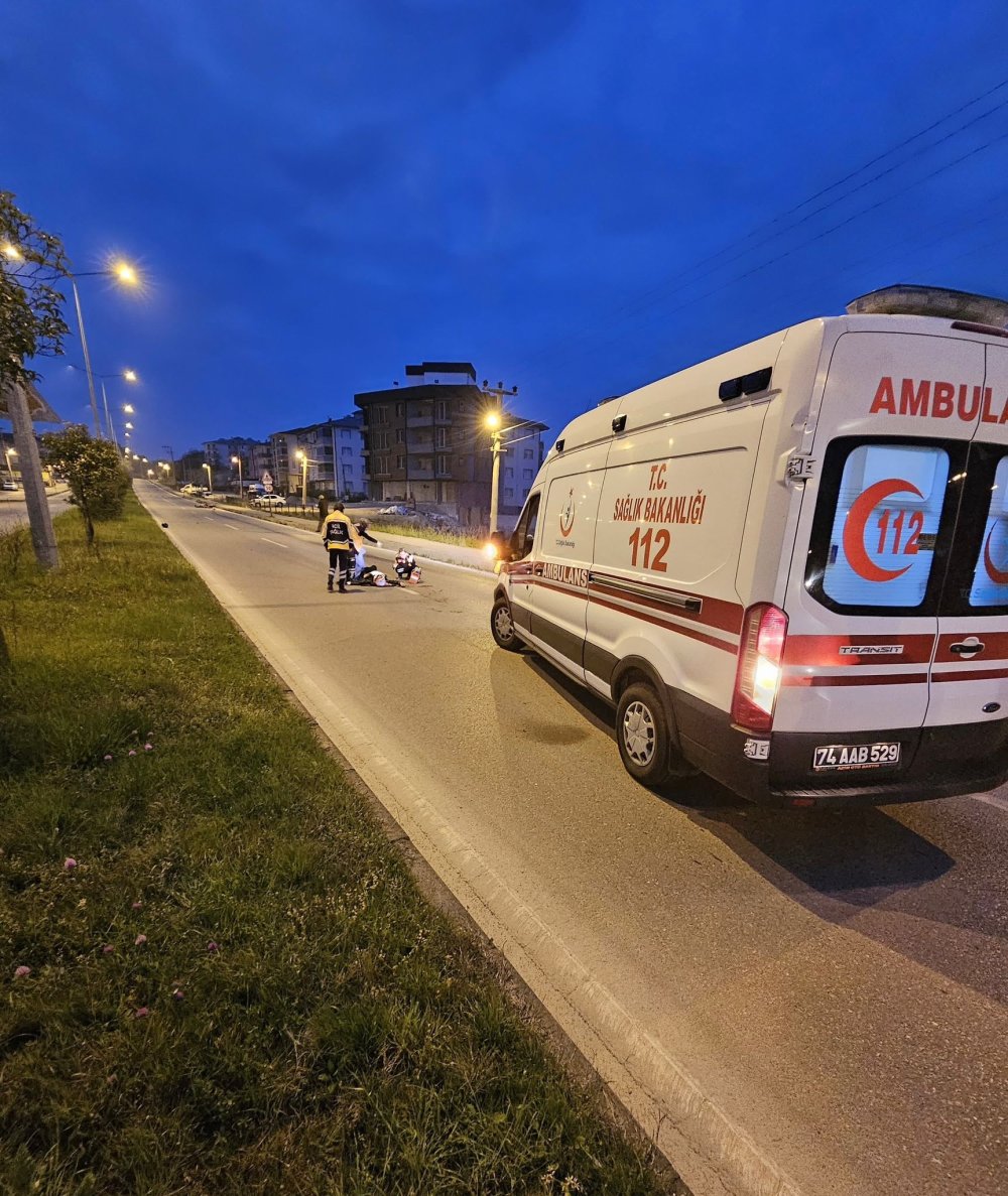 Feci kaza: Metrelerce sürüklenen motosikletli genç hayatını kaybetti