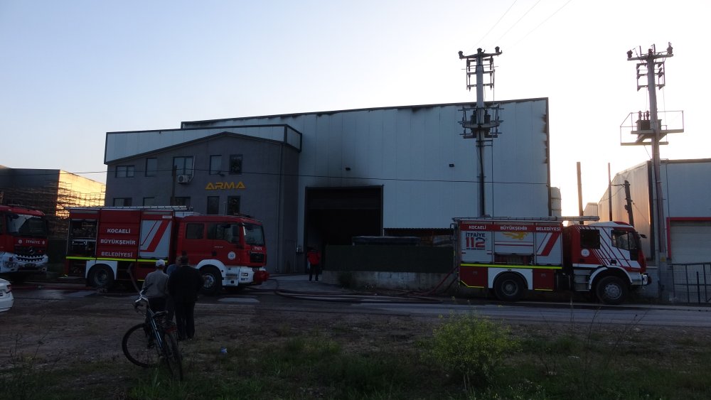 Madeni yağ fabrikasında korkutan yangın