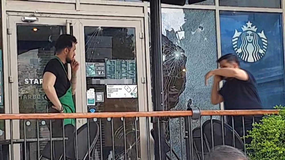 Starbucks şubesine saldırıda gözaltılar