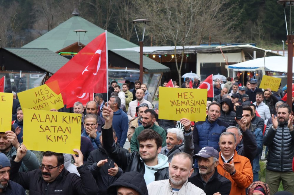 Trabzon'da ‘horonlu-gollü’ HES protestosu: 'Akıl tutulmasıdır'