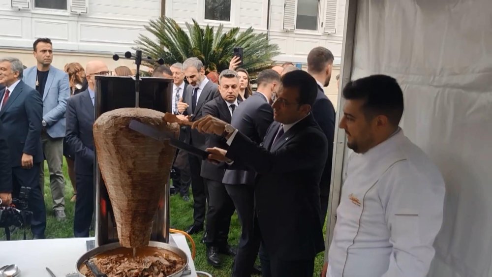 Almanya Cumhurbaşkanı Steinmeier İstanbul'da döner kesti