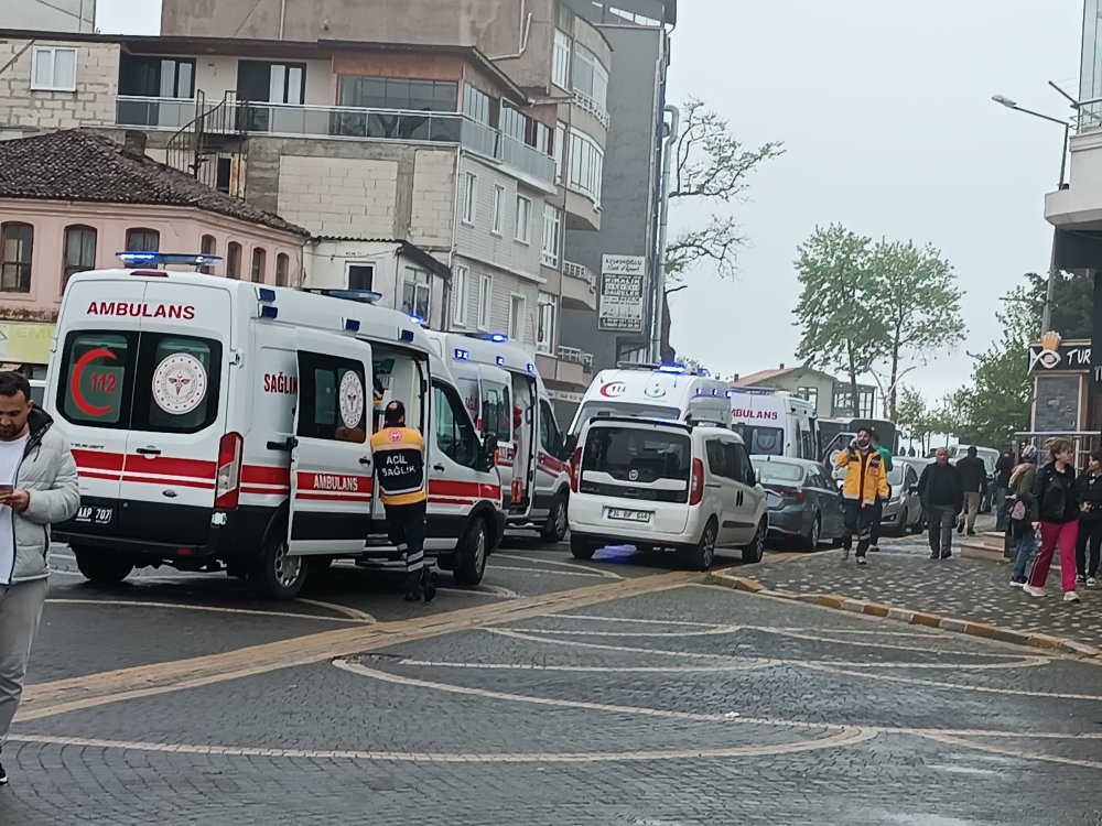 Akçakoca’da otelde korkutan yangın: Dumandan etkilenenler var