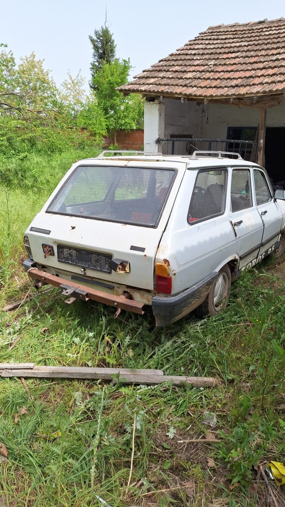 Çalıntı otomobille gelip, motosiklet çaldılar!