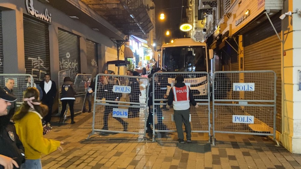 İstiklal Caddesi yaya trafiğine açıldı!