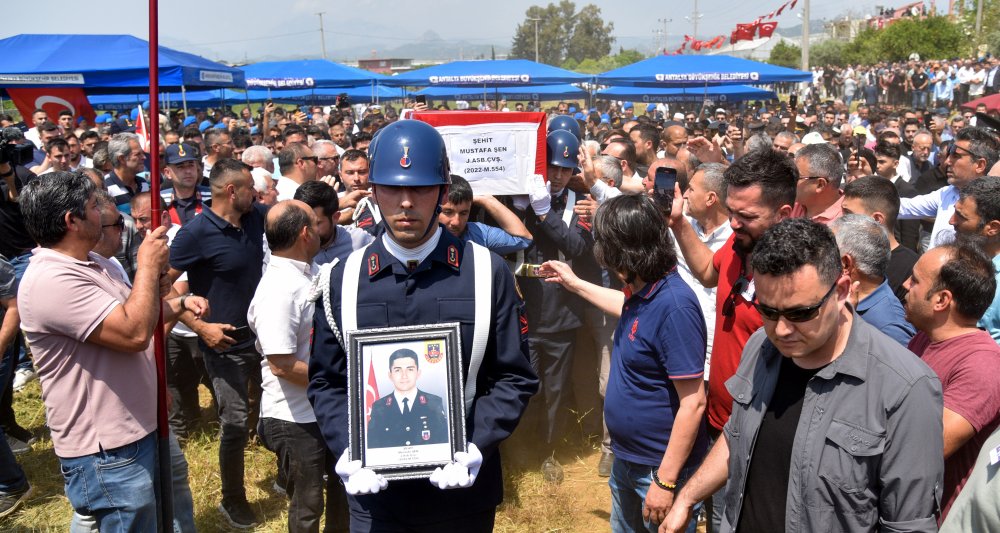 Şehit Astsubay Şen'e gözyaşlarıyla veda: Son yolculuğuna uğurlandı