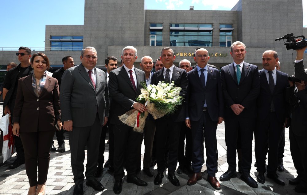 CHP lideri Özgür Özel'den Mansur Yavaş'a ziyaret