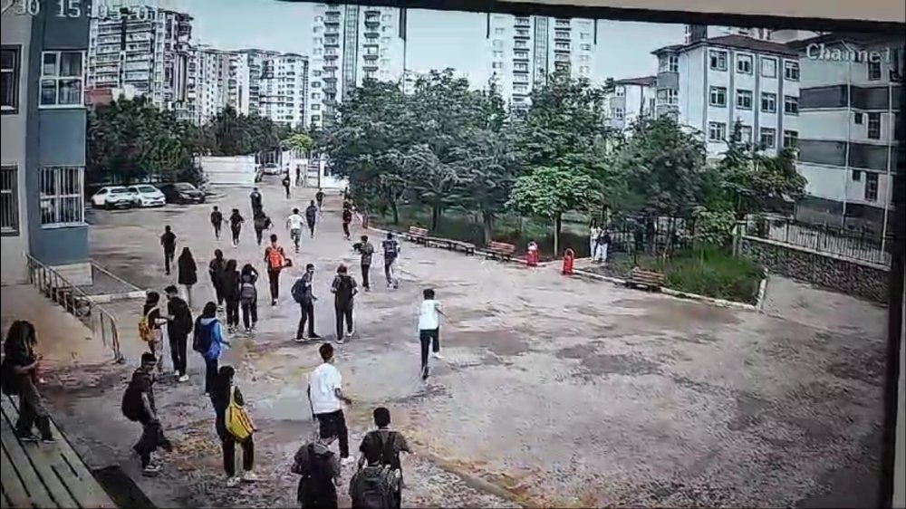 Okuldan atılmasından sorumlu tuttuğu müdürünü bıçaklamıştı: O öğrenci tutuklandı