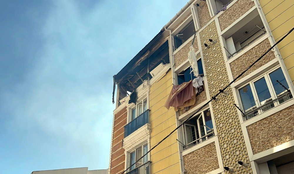 Apartman dairesinde büyük patlama: 1 ağır yaralı