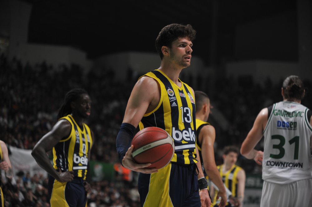 Fenerbahçe Beko rakibi Bursaspor İnfo Yatırım'ı 116-112 yendi