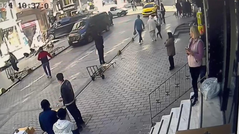 İstanbul'da faciadan dönüldü: Son anda böyle kurtuldular