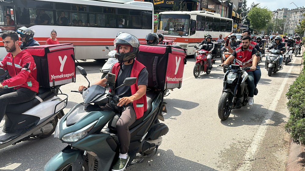 Kuryelerden Ata Emre protestosu: 'Bir gün değil her gün ölüyoruz'