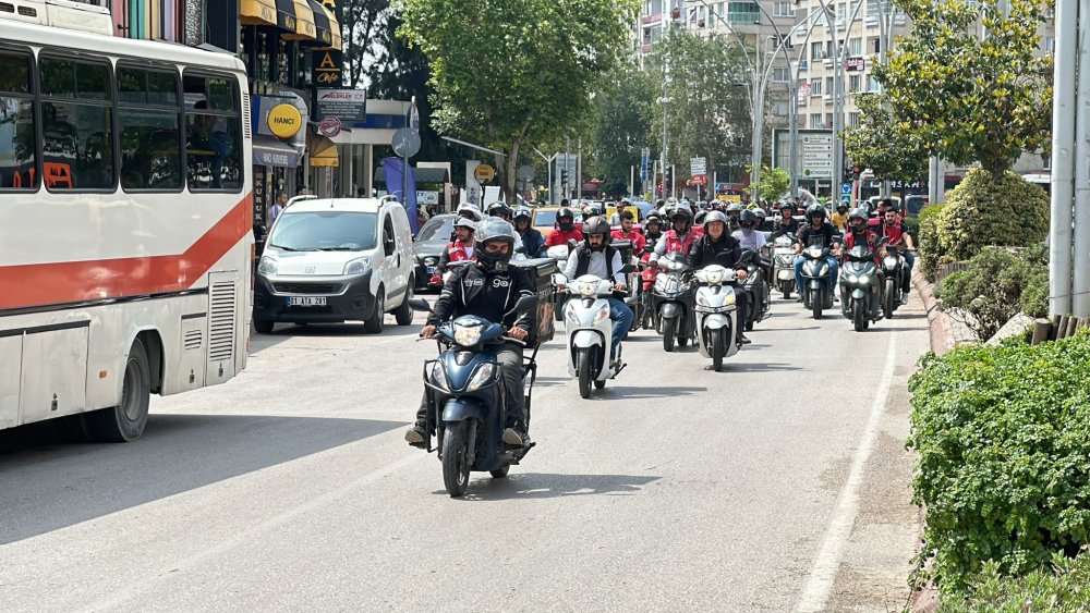 Kuryelerden Ata Emre protestosu: 'Bir gün değil her gün ölüyoruz'