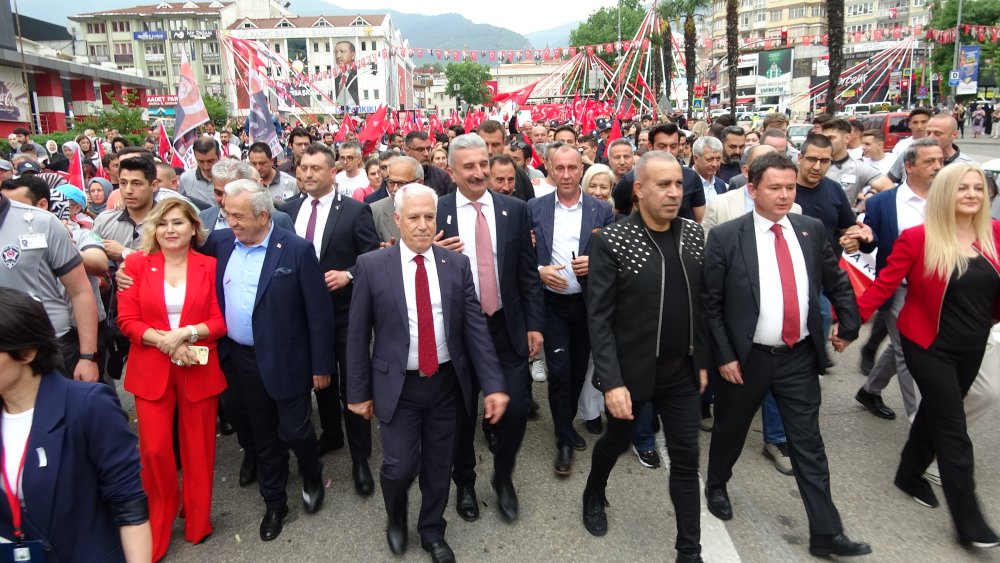 Bursa'da 19 Mayıs kutlamaları Haluk Levent ile şenlendi