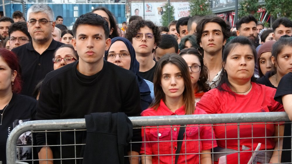 Bursa'da 19 Mayıs kutlamaları Haluk Levent ile şenlendi