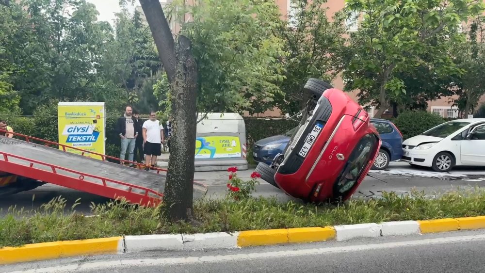 Park halindeki otomobile çarpıp takla attı!