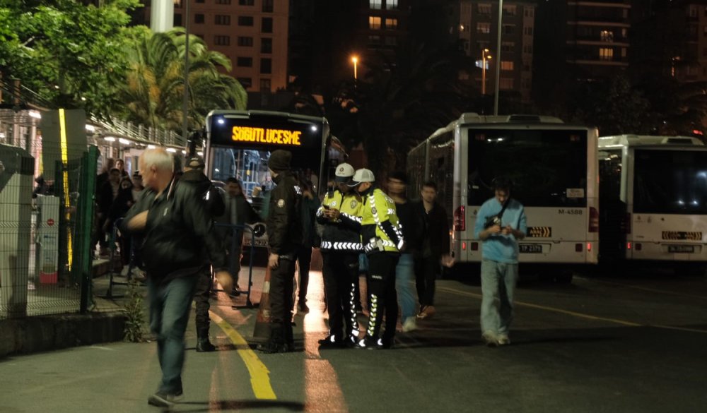 Kadıköy'de firari cinayet şüphelisi ile polis arasında arbede çıktı: 1 ölü 1 yaralı